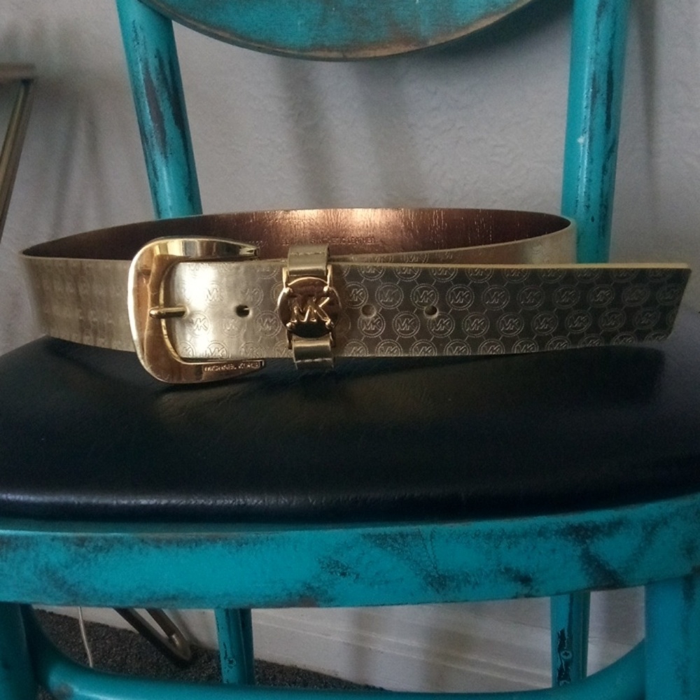 Michael Kors Gold Belt!!